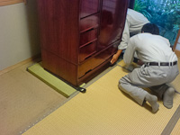 畳の上の家具の移動１